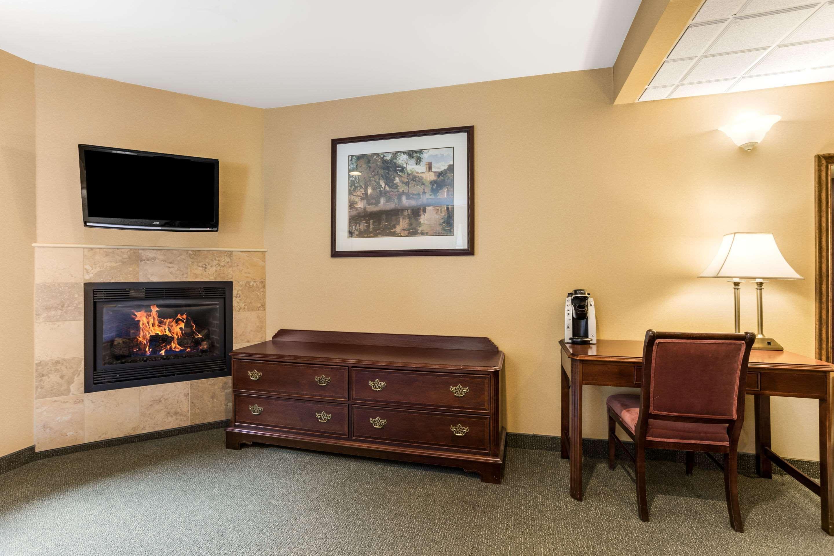 Traditions Hotel & Spa, Ascend Hotel Collection Johnson City Exteriör bild