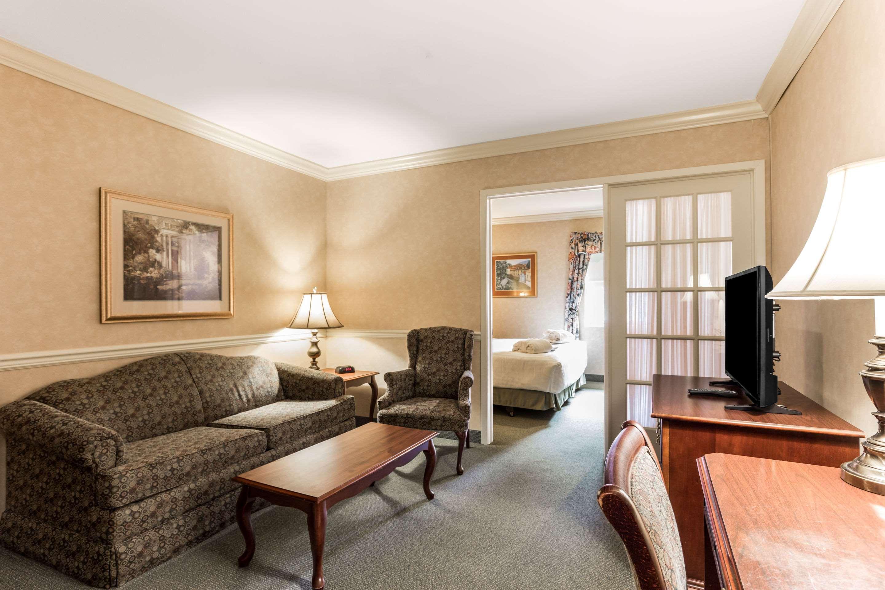 Traditions Hotel & Spa, Ascend Hotel Collection Johnson City Exteriör bild