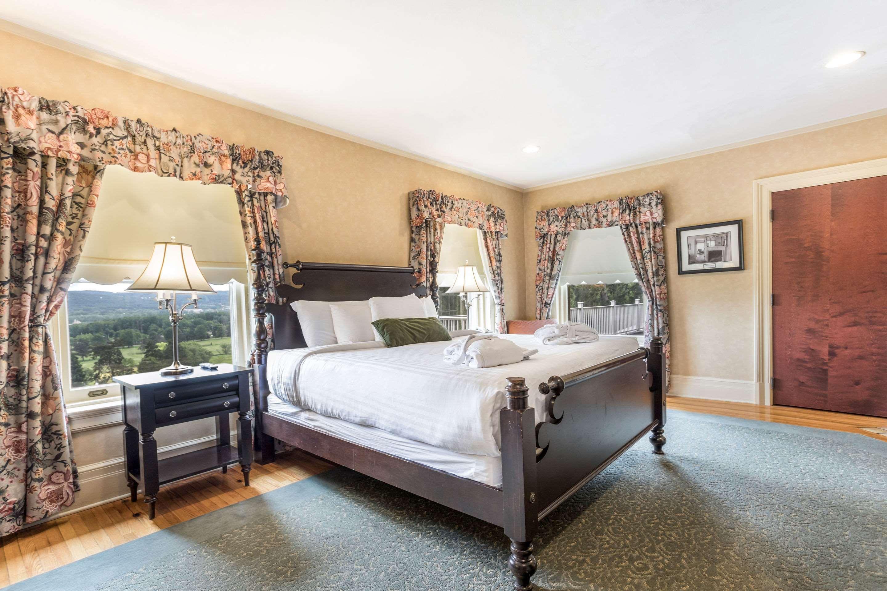 Traditions Hotel & Spa, Ascend Hotel Collection Johnson City Exteriör bild