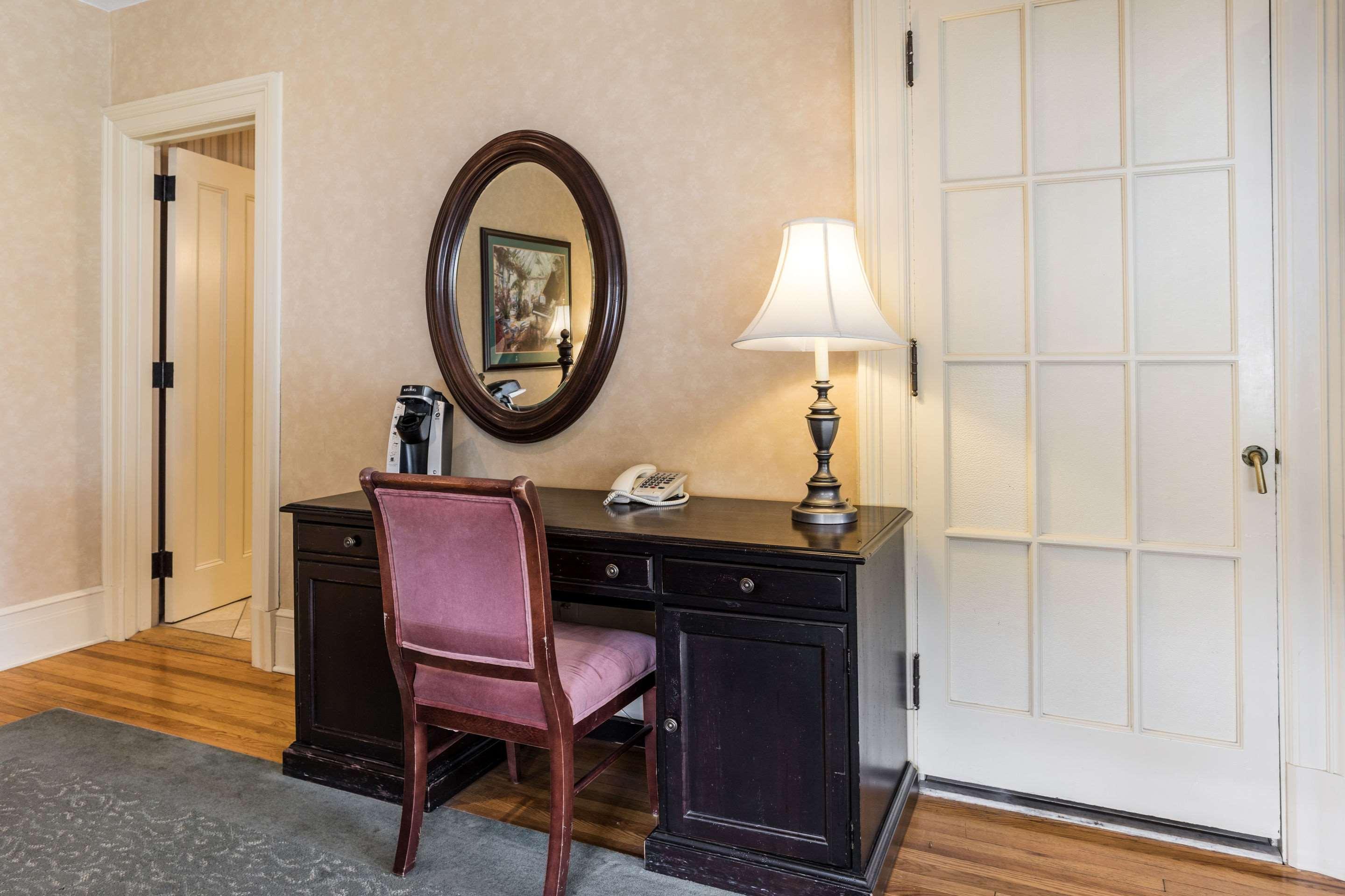 Traditions Hotel & Spa, Ascend Hotel Collection Johnson City Exteriör bild