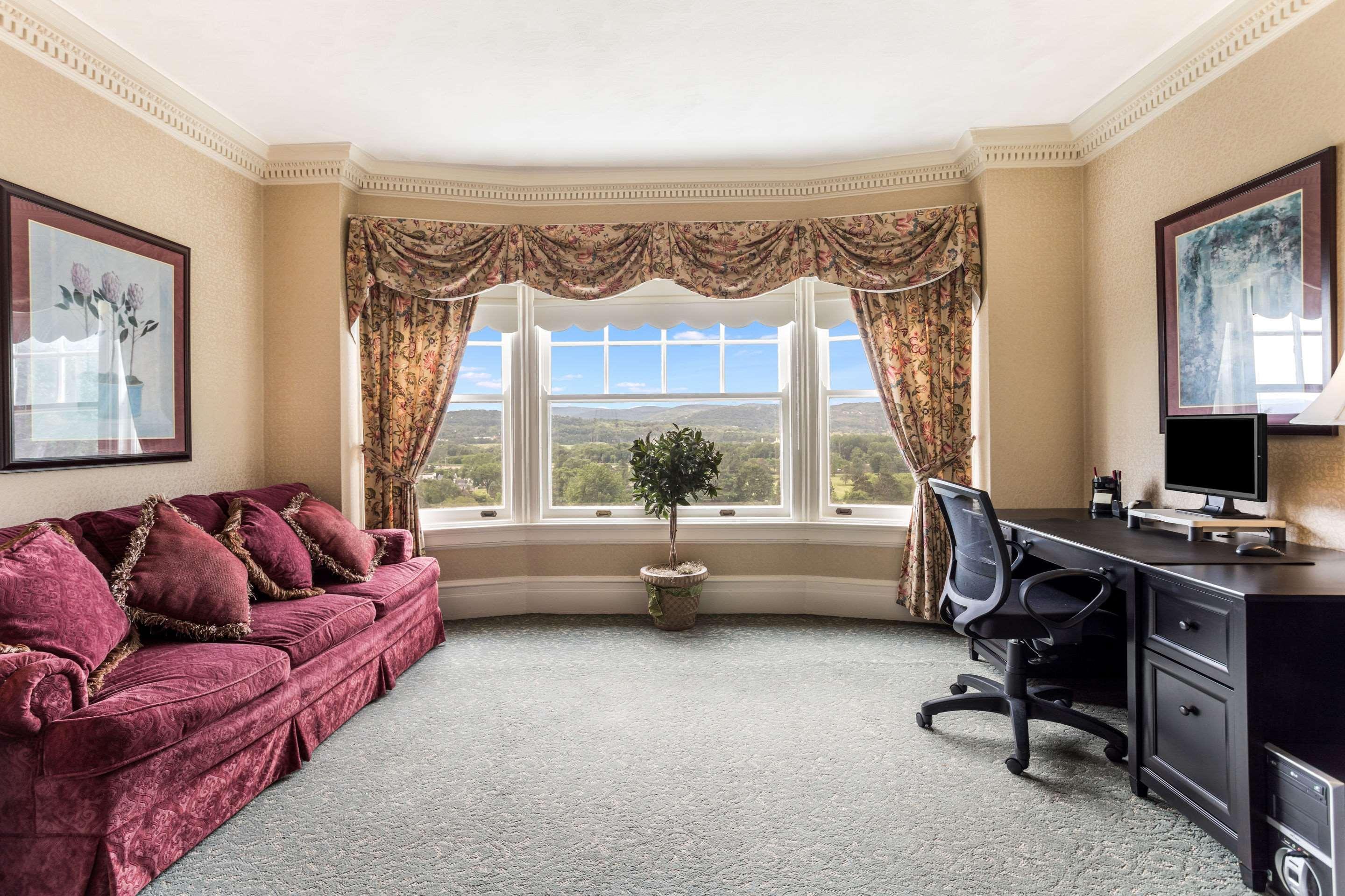 Traditions Hotel & Spa, Ascend Hotel Collection Johnson City Exteriör bild